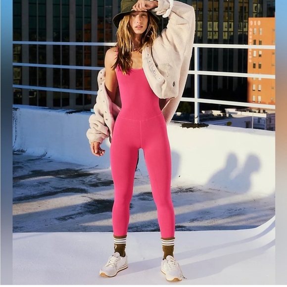 NEW FREE PEOPLE - Pink Athletic Jumpsuit with Criss Cross Back size M/L - Picture 4 of 9
